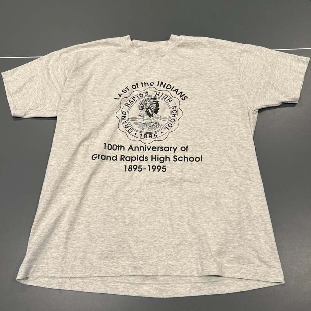 Vintage 1995 Native American tee Size XL